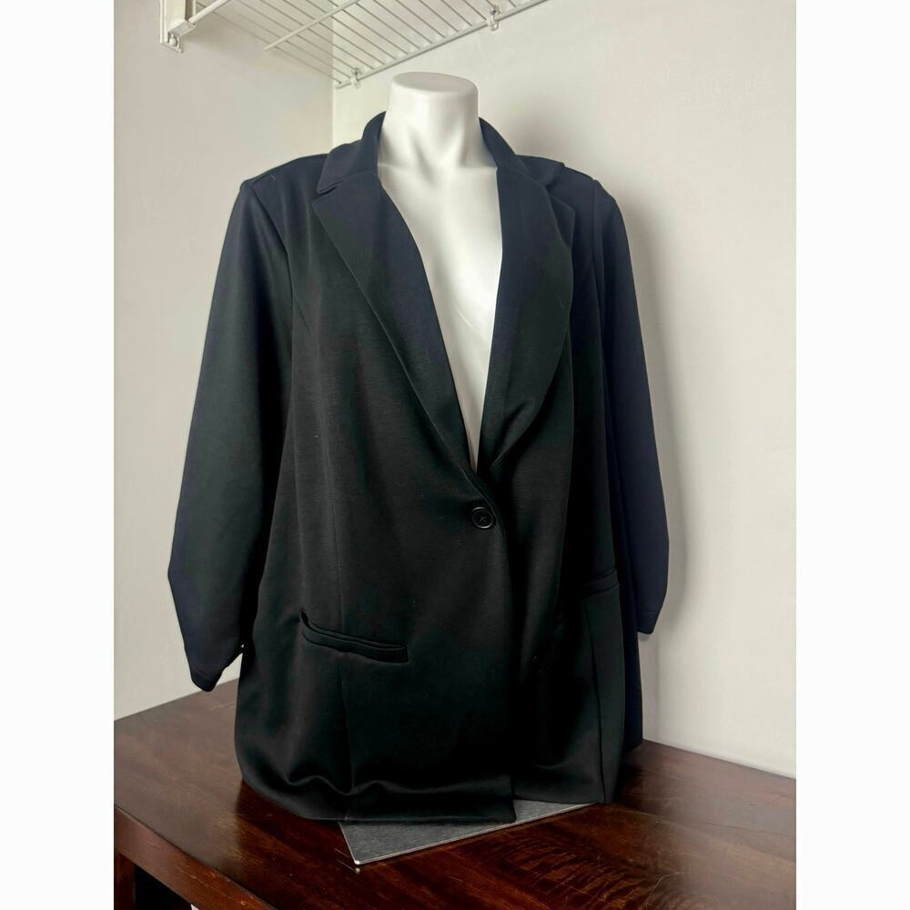 Torrid Black 3/4 Sleeve Blazer, Single Button, Soft, Stretchy Size 3 NWOT - Picture 2 of 10